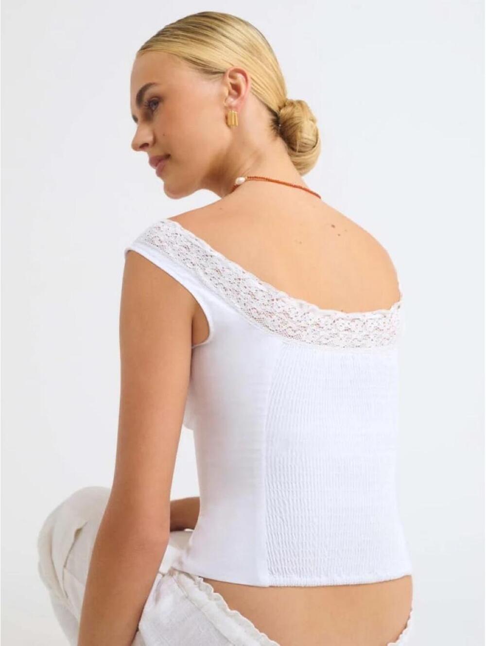 RUMORED Décolletage Top - Picture 3 of 7